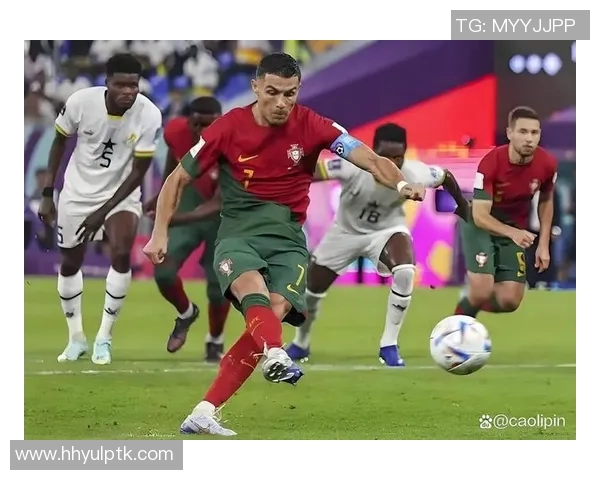 马内突破助力球队逆转胜利展现超强个人能力与团队协作精神 马内突破助力球队逆转胜利展现超强个人能力与团队协作精神