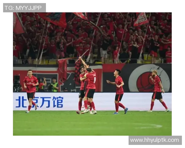 费利佩精准抢点助力成都蓉城再创佳绩展现球队强大实力